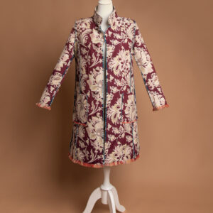Trench Carmen da donna in cotone e poliestere reverse color rosso bordeaux con disegno floreale color crema